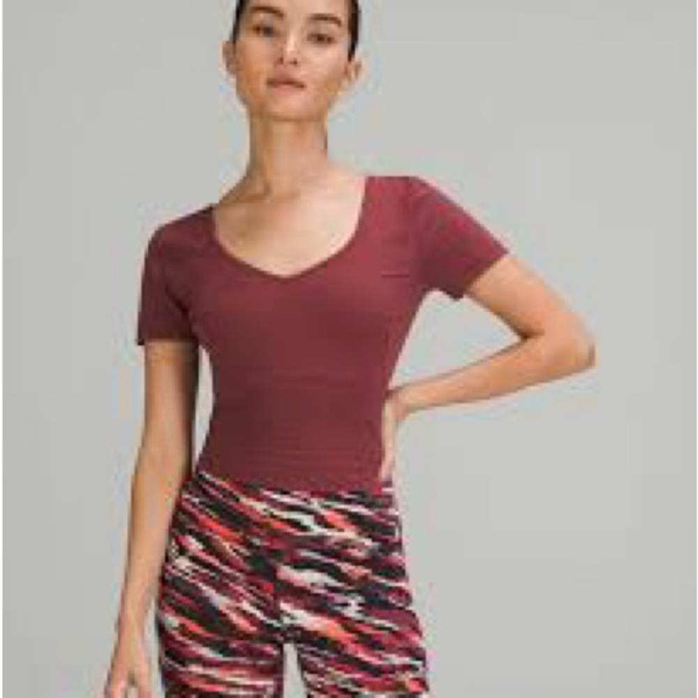 Lululemon align tee! Color- smokey red